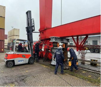 向春節(jié)堅(jiān)守崗位的“華新人”致敬！